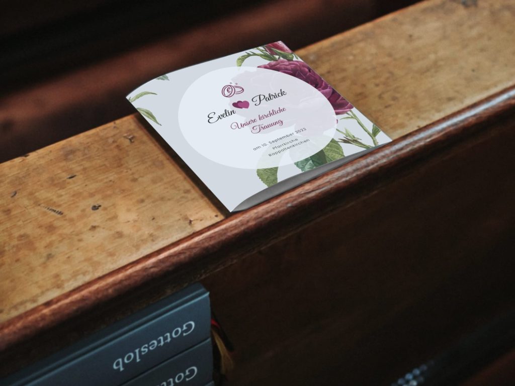 Kirchenheft für die Trauung mit floralem Motiv und geschwungener Schrift