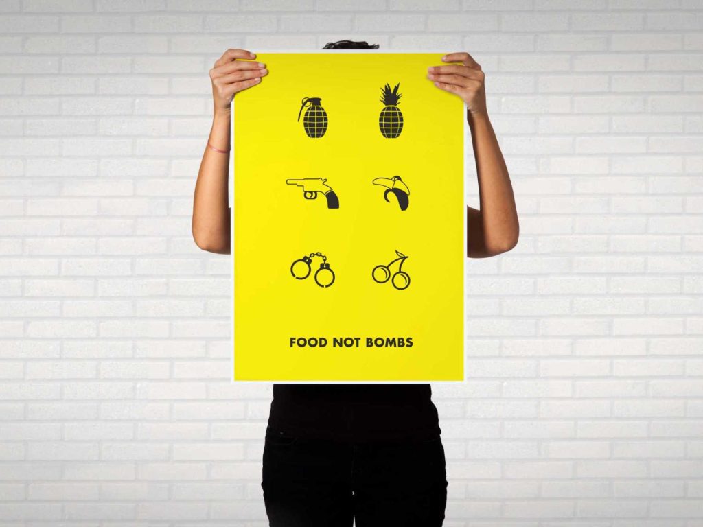 Printdesign -Postergestaltung von Panda Vision, Illustrationen von Lebensmitteln und Waffen mit dem Titel "Food not Bombs", in Schwarz auf gelbem Hintergrund